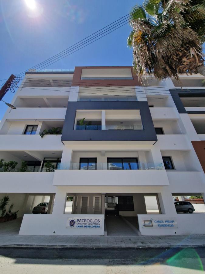 Carisa Deluxe Apartment With Jacuzzi Larnaca Exteriér fotografie