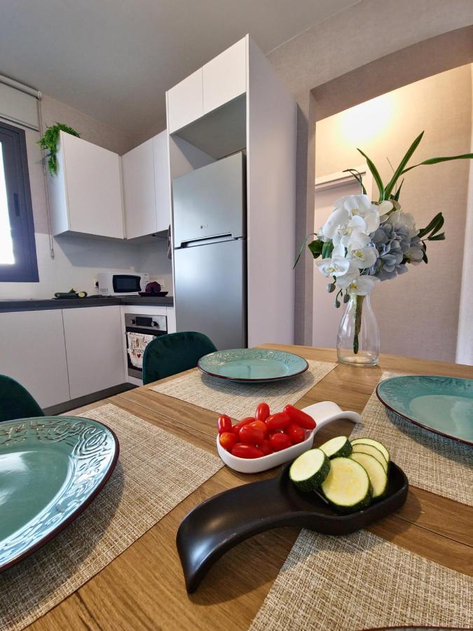 Carisa Deluxe Apartment With Jacuzzi Larnaca Exteriér fotografie