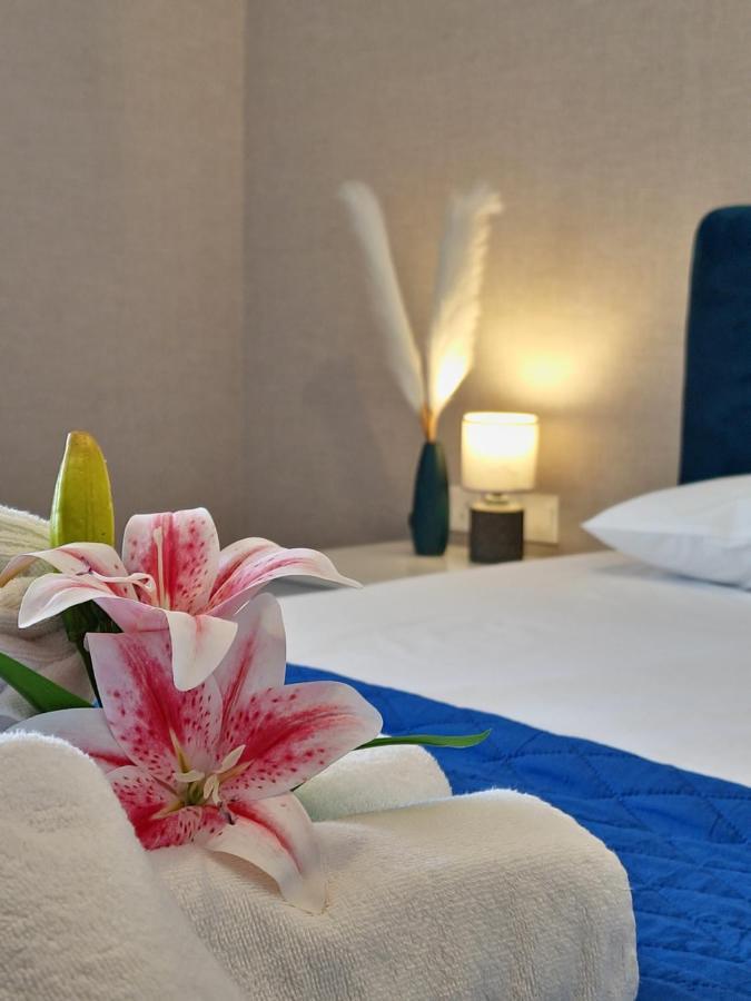 Carisa Deluxe Apartment With Jacuzzi Larnaca Exteriér fotografie